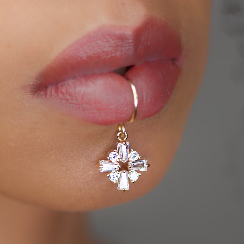 럭셔리 골드 컬러 꽃 모양 여성 드롭 귀걸이 박힌 반짝 - Body Jewelry And Earrings 리뷰 및 가격